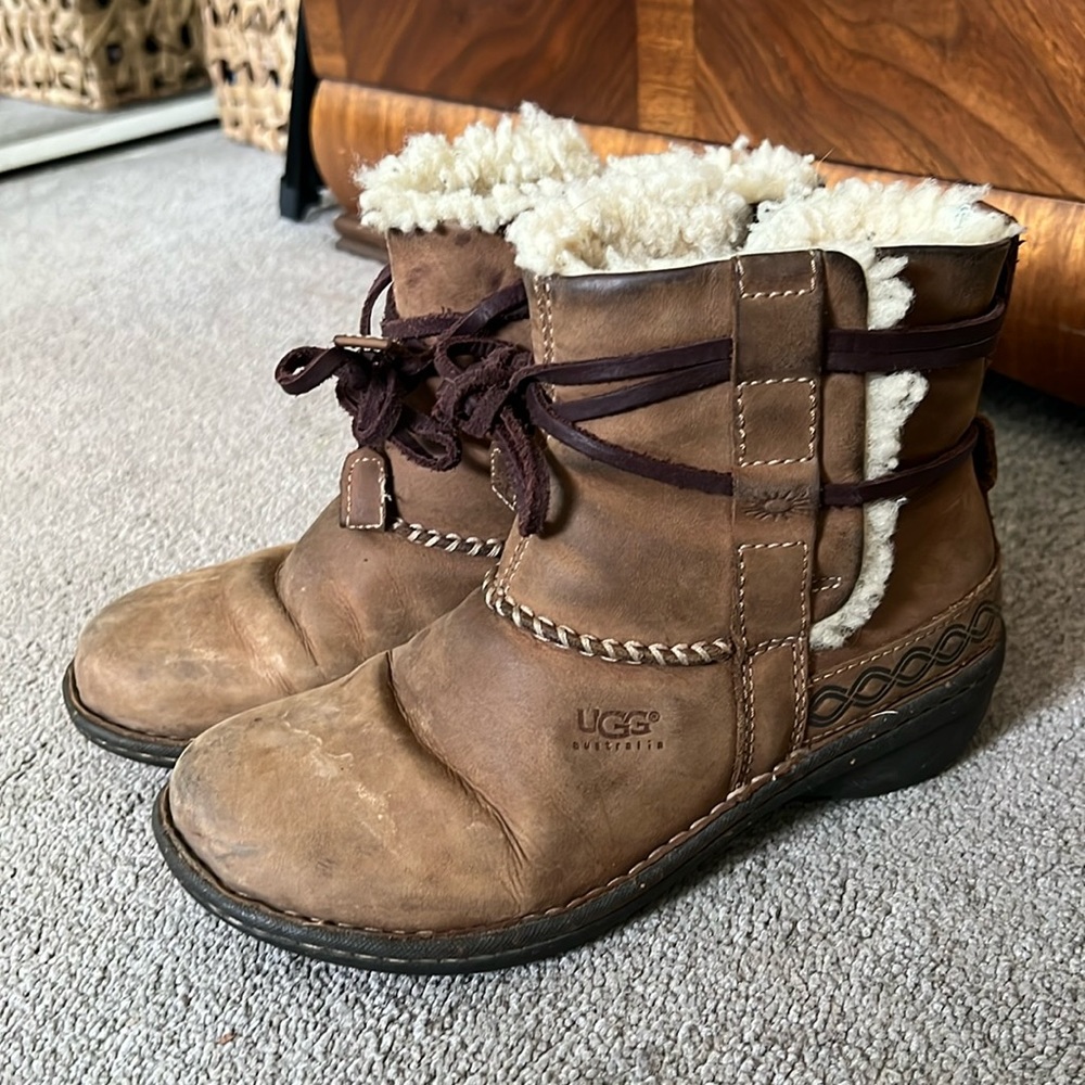 UGG Cove Brown Leather Winter Ankle Boots 6